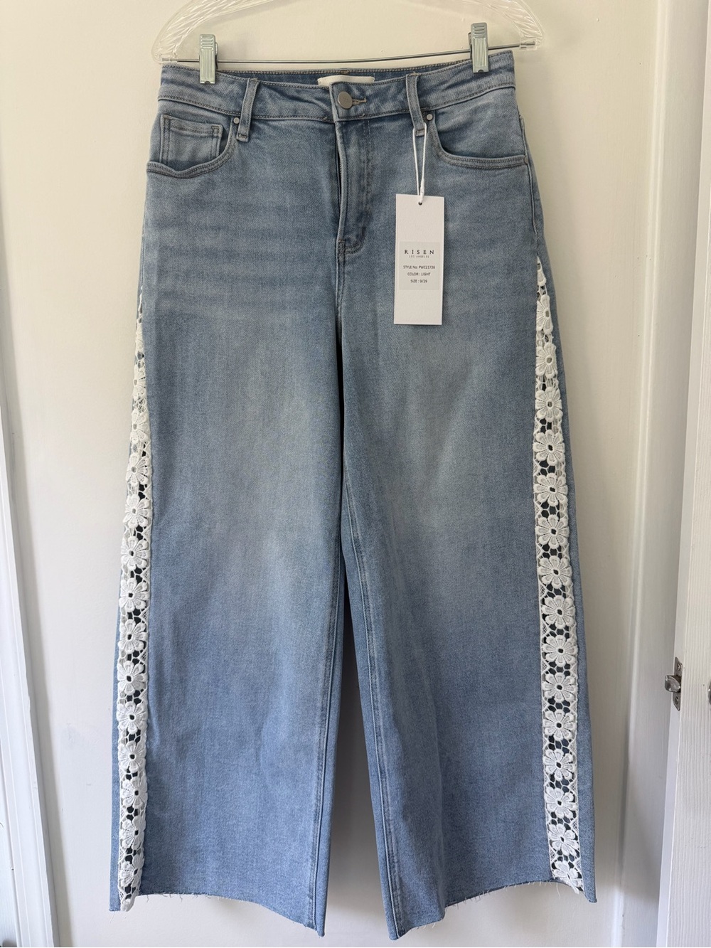 NWT Risen High Rise Crop Wide Leg Jeans with Flower Lace Side Panels Size 9 - Picture 2 of 6
